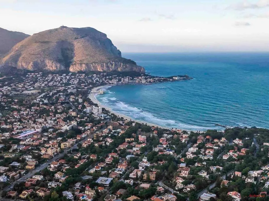 Vakantiehuis Mondello Apartment Mare Beach Italië